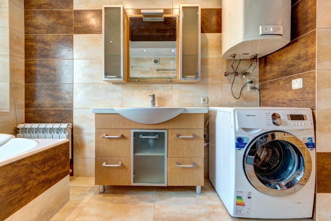 Apartments Near The Shopping Center Gulliver Kiev Bagian luar foto