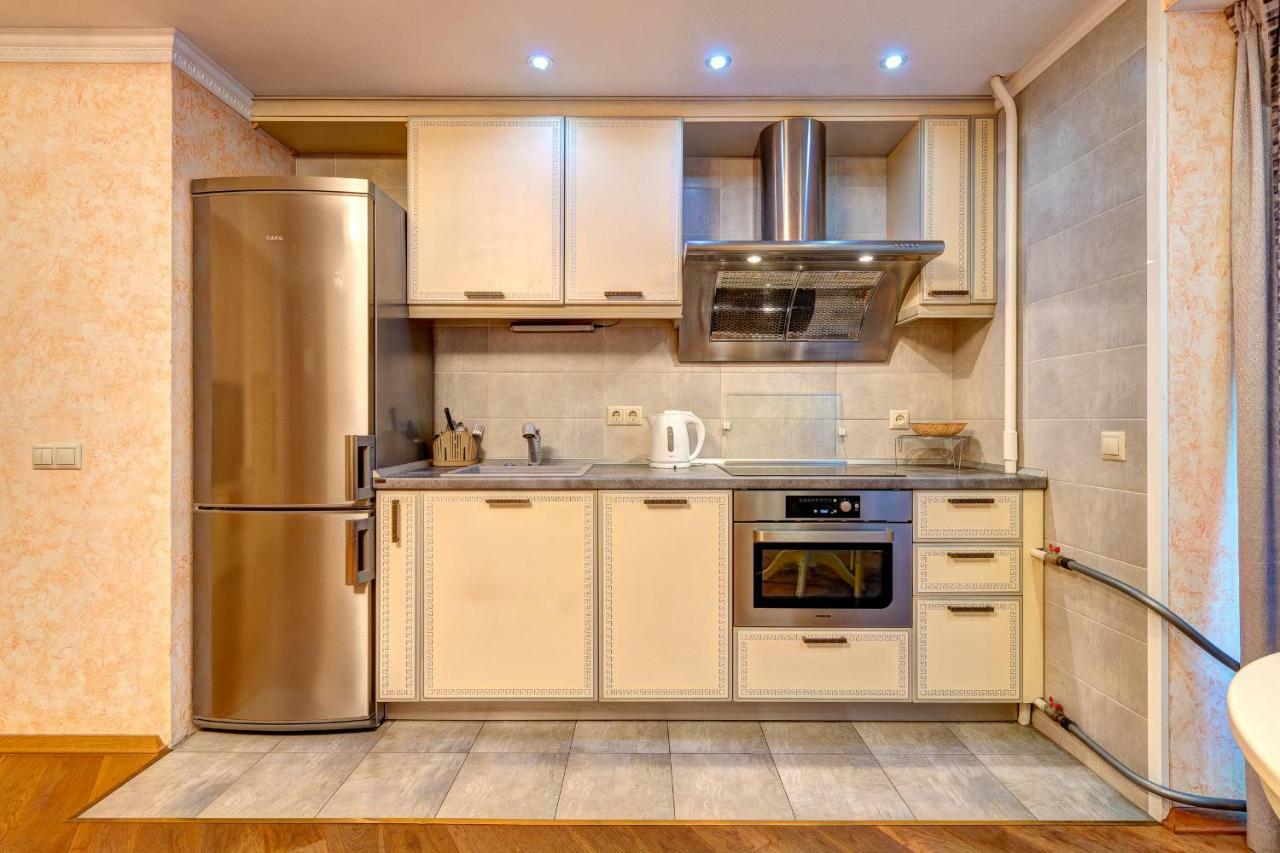 Apartments Near The Shopping Center Gulliver Kiev Bagian luar foto